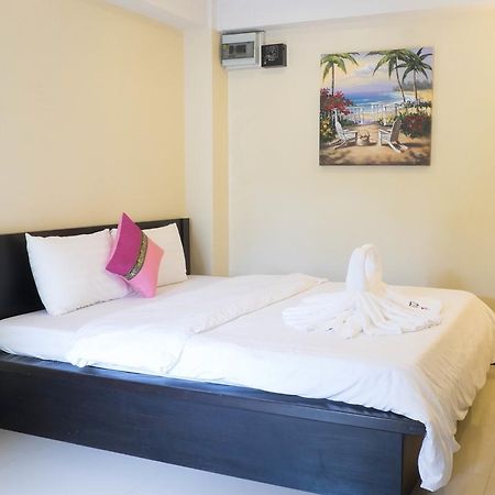 Palm Ville Pass Up Mansion Chonburi Esterno foto