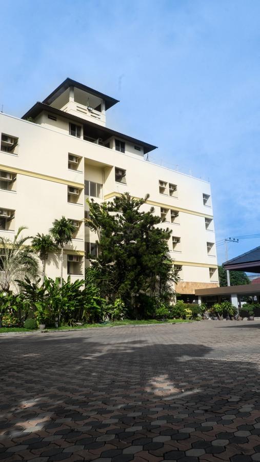 Palm Ville Pass Up Mansion Chonburi Esterno foto