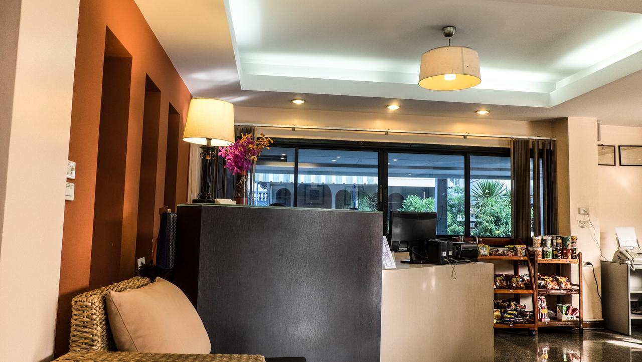 Palm Ville Pass Up Mansion Chonburi Esterno foto