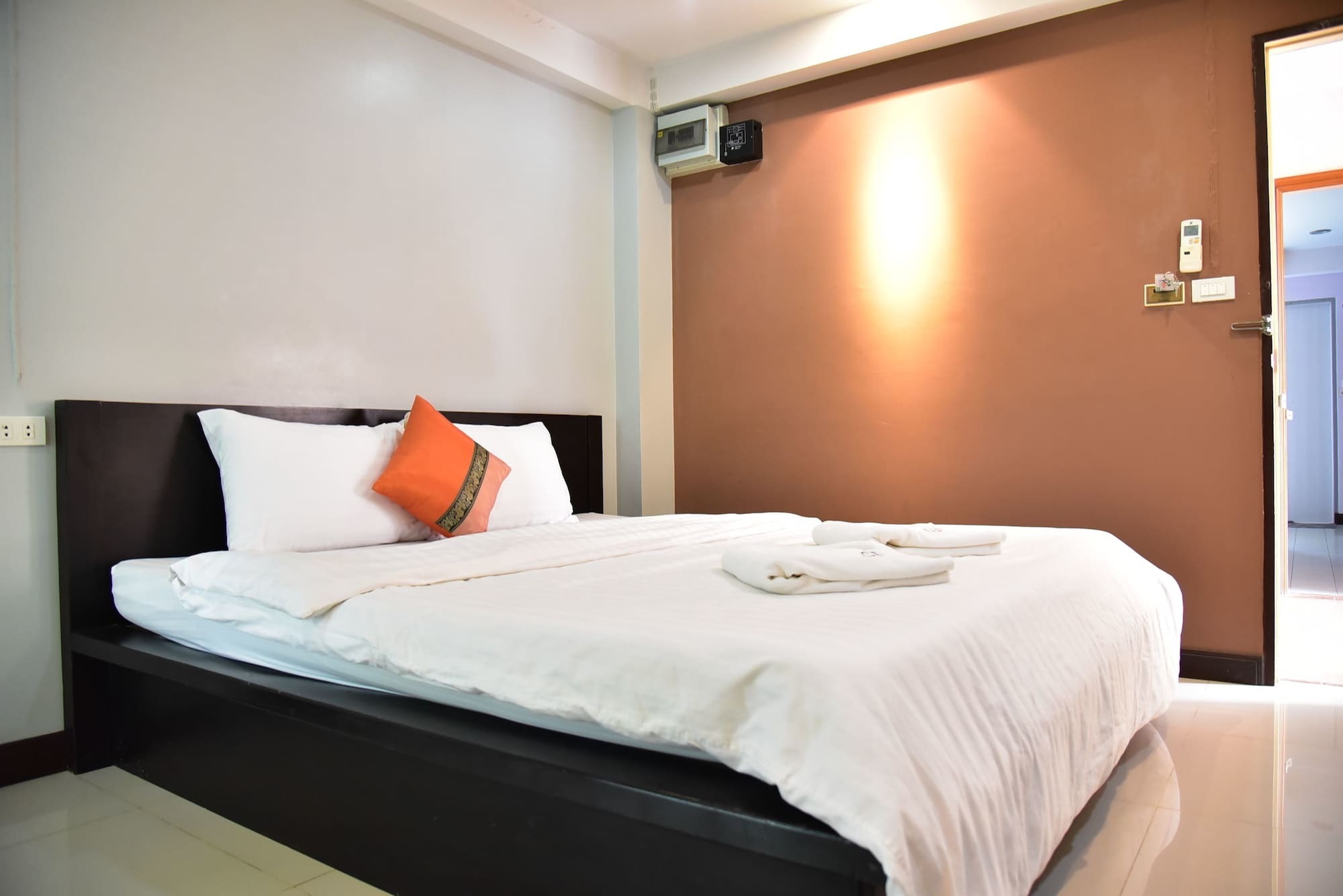 Palm Ville Pass Up Mansion Chonburi Esterno foto